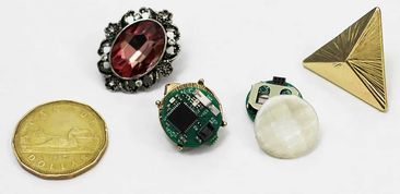 智能戒指闪耀登场 当珠宝邂逅科技，传统钻石黄金如何应对新挑战？